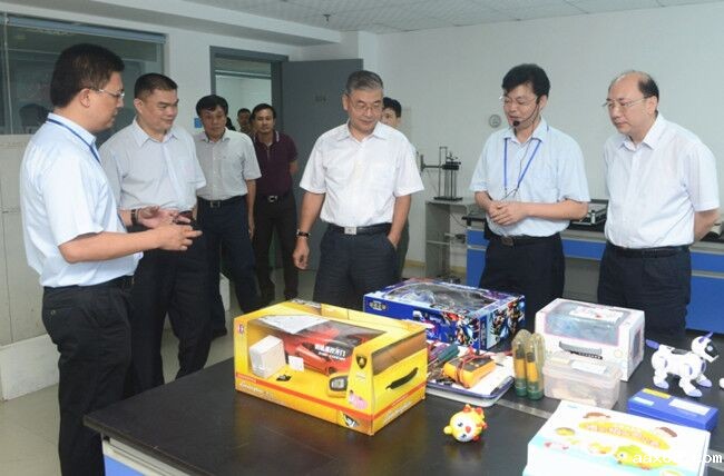 省质监局邱庄胜副局长到汕头市质量计量监督检测所调研